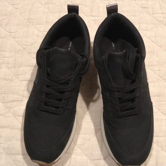 Zara Shoes - Black sneakers worn only one time !